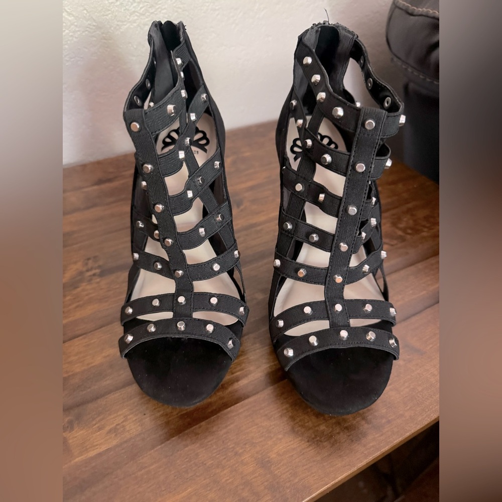 EUC FERGALICIOUS Echo Stylish Black Studded Women's Stilettos